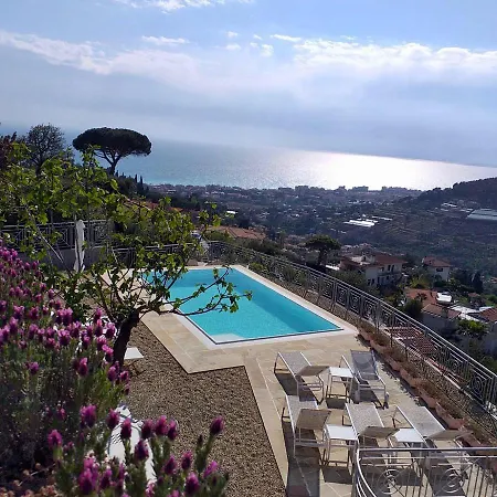 וילה - Liguria, Italy *